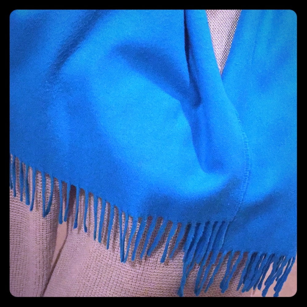 Vintage Blue Scarf - Picture 7 of 7